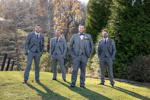 Groomsmen Proposal Guide: How to Pop The Question